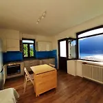 別荘 Casa Vacanze - Casa Quattro Luci トロンツァーノ・ラーゴ・マッジョーレ
