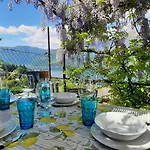 別荘 Casa Vacanze - Casa Quattro Luci トロンツァーノ・ラーゴ・マッジョーレ