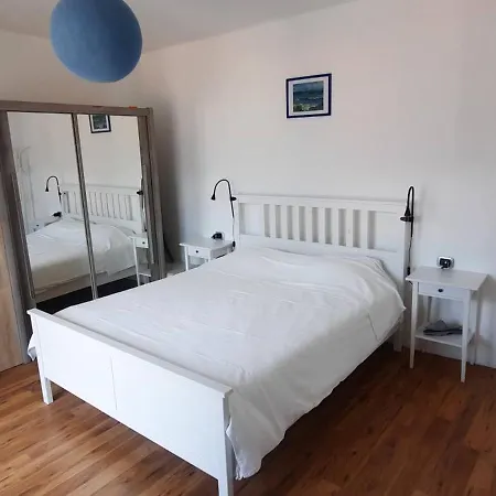 Casa Vacanze - Casa Quattro Luci Holiday home Tronzano Lago Maggiore