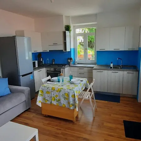 Casa Vacanze - Casa Quattro Luci Holiday home *