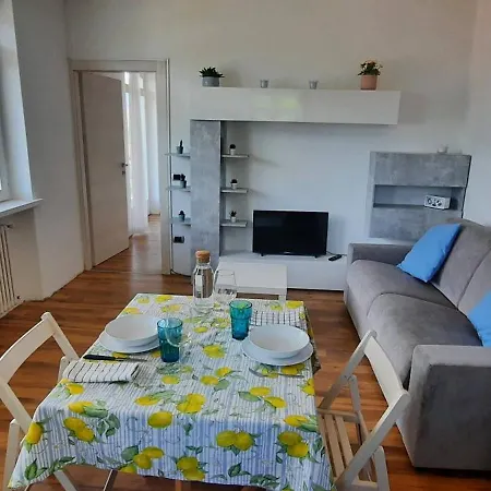Casa Vacanze - Casa Quattro Luci Tronzano Lago Maggiore