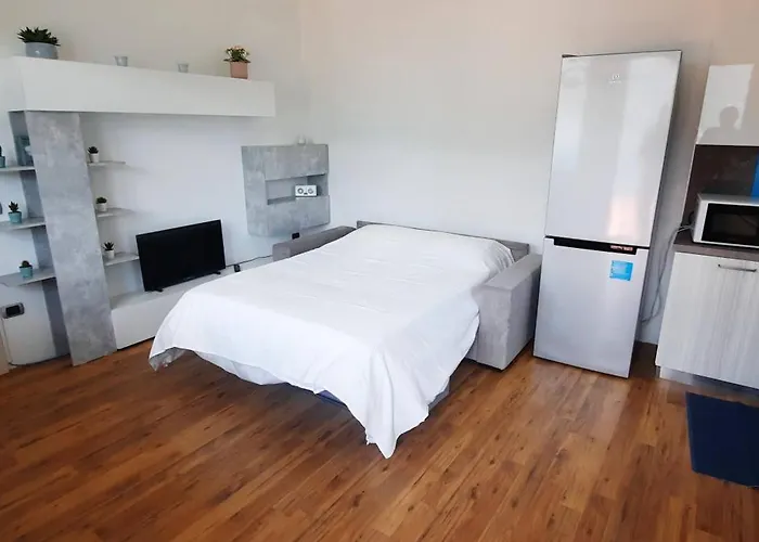 Casa Vacanze - Casa Quattro Luci Tronzano Lago Maggiore