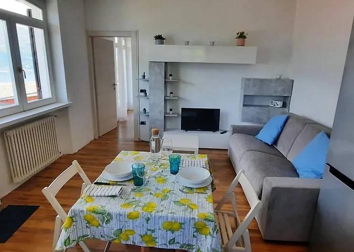 Casa Vacanze - Casa Quattro Luci Tronzano Lago Maggiore