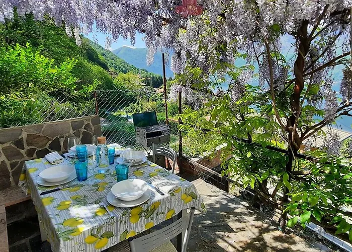 Casa Vacanze - Casa Quattro Luci Vakantiehuis Tronzano Lago Maggiore