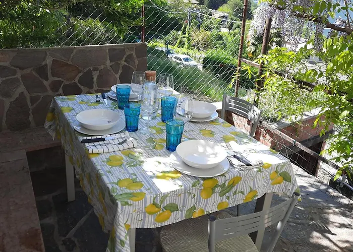 Vakantiehuis Casa Vacanze - Casa Quattro Luci Tronzano Lago Maggiore